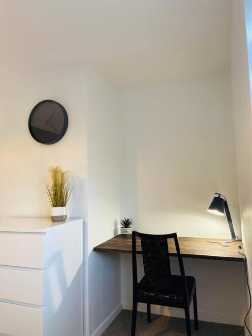 Entire 5 Bedroom House, Fast Wi-fi, Free Parking Holiday home Cambridge (Cambridgeshire)